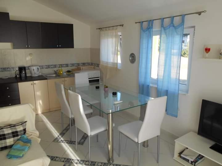 Karin Apartmani Hani Gornji Karin Buitenkant foto
